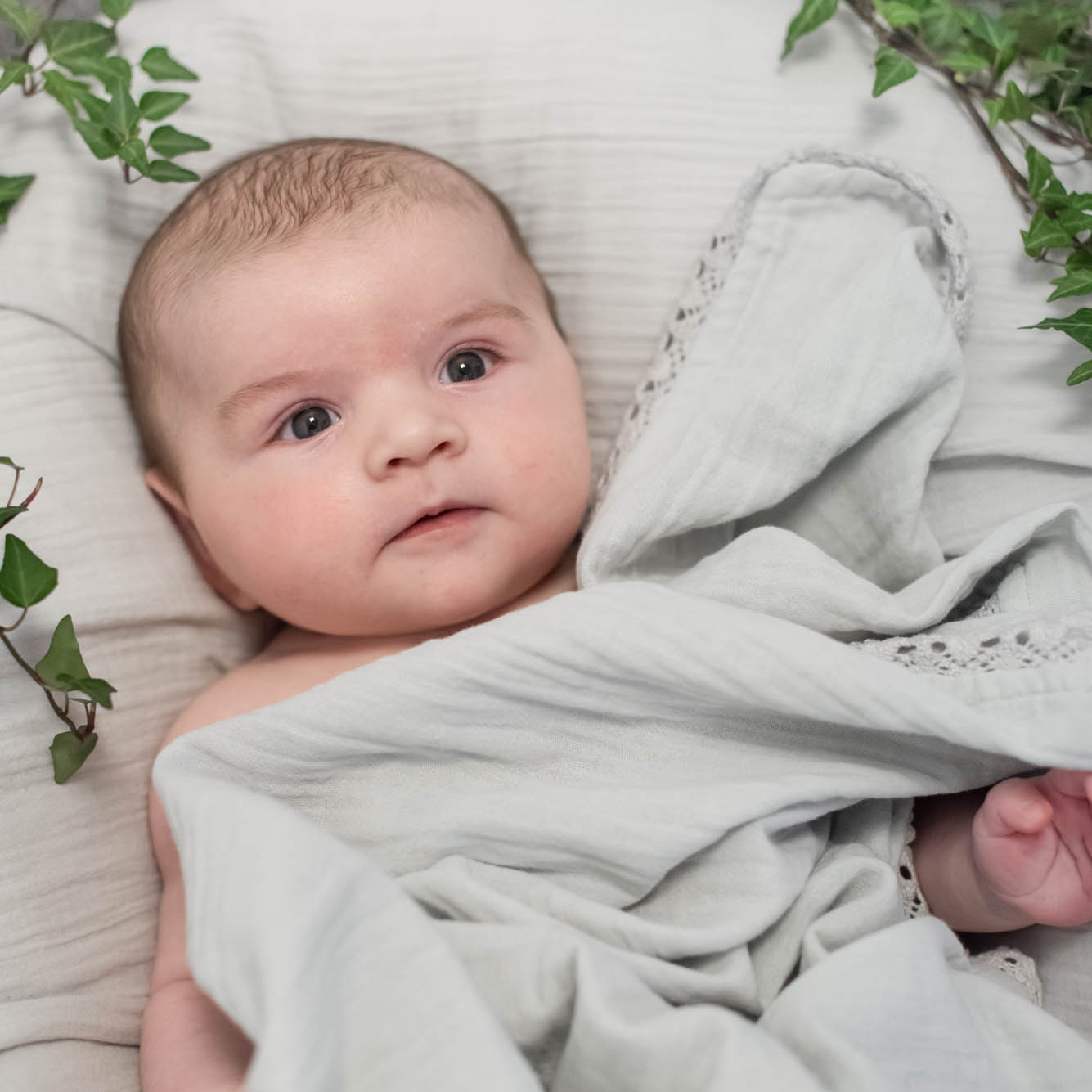 Crinkle muslin baby blanket with lace silver grey Summerville