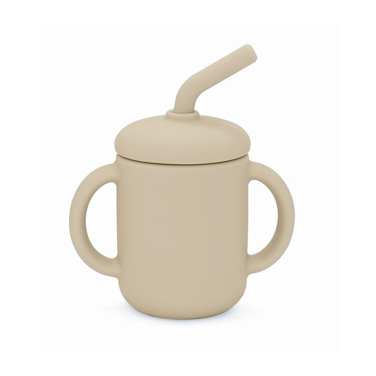 Cup with straw silicone sandshell