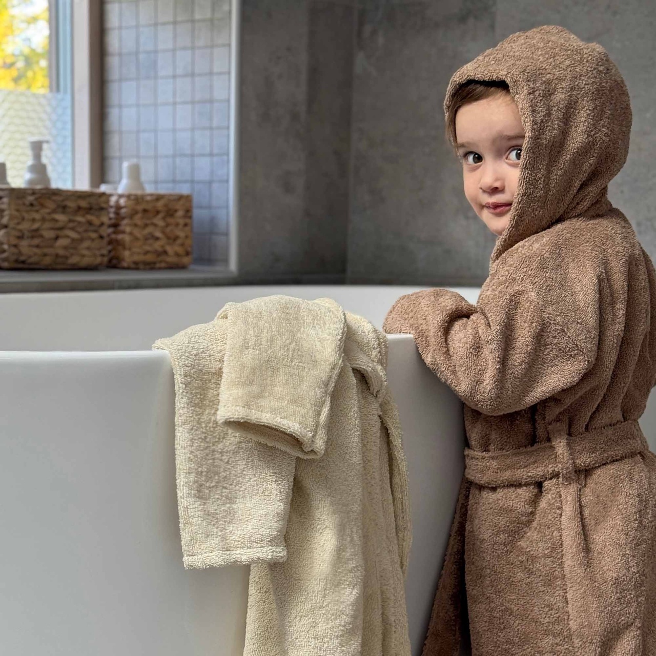 Bath robe warm taupe 86/92 GOTS