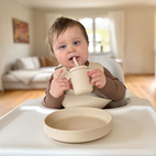 Cup with straw silicone sandshell