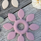 Teether toy leaf blush pink