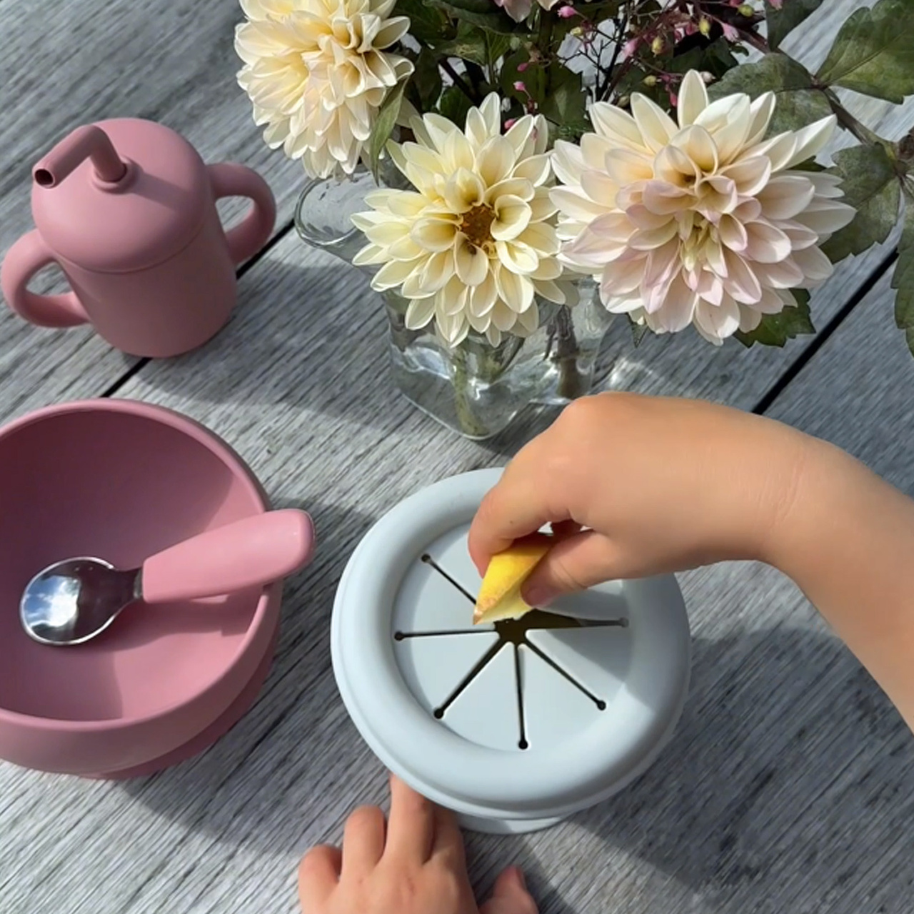Snack pot silicone silver grey